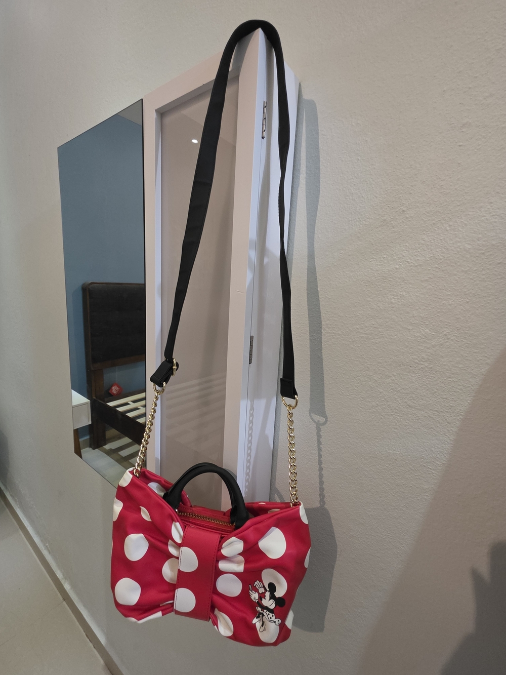Loungefly Minnie Bow Crossbody Bag